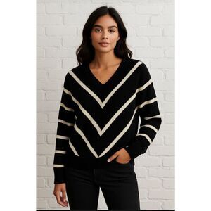 Angeleye Dolman Sleeve Black and White V neck Sweater Medium A
